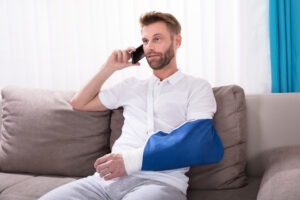 Si has sufrido una lesión personal, un abogado de Texas puede ayudarte a reclamar una compensación por tu dolor, facturas médicas y otras pérdidas.